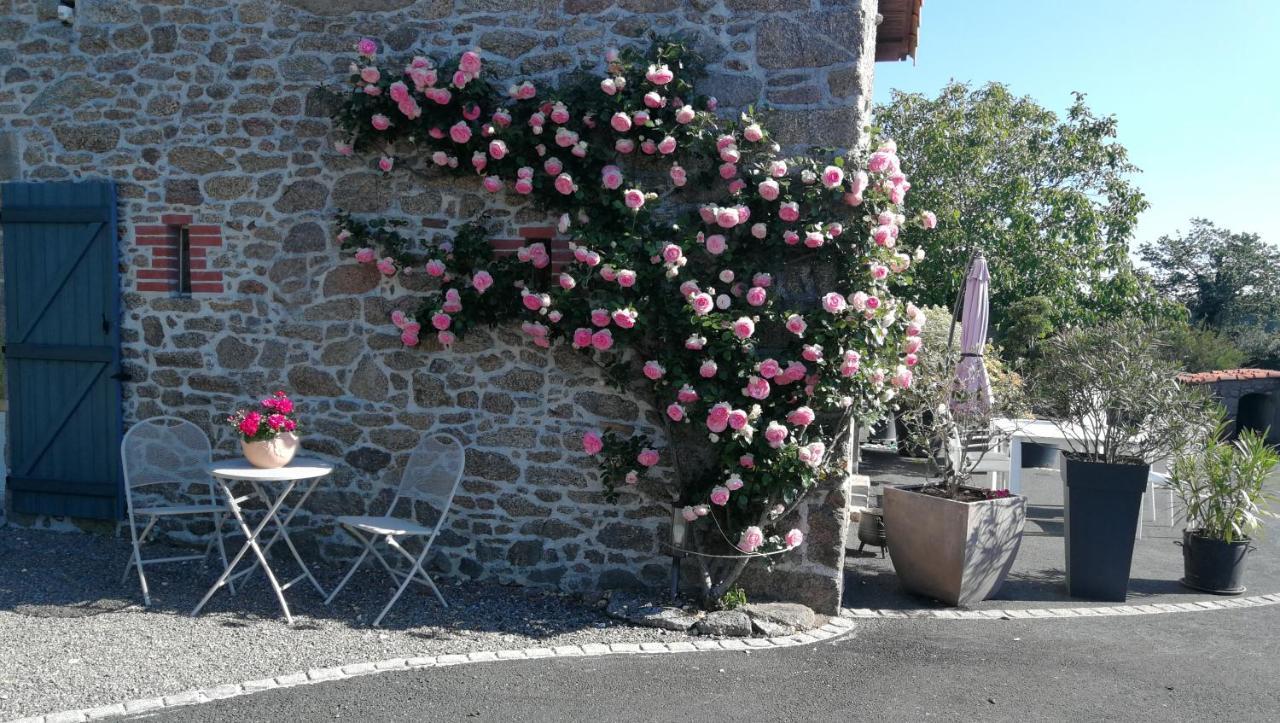 Bed and Breakfast Le Chiron de la Roche à La Verrie Extérieur photo
